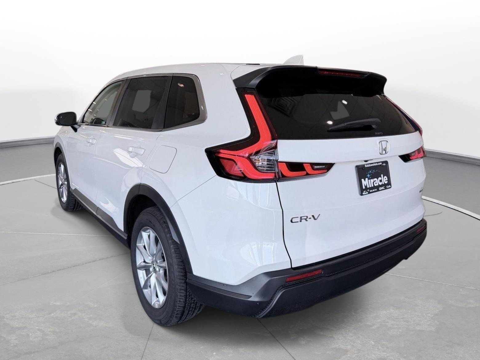 Used 2026 Platinum White Pearl Honda EX image 5