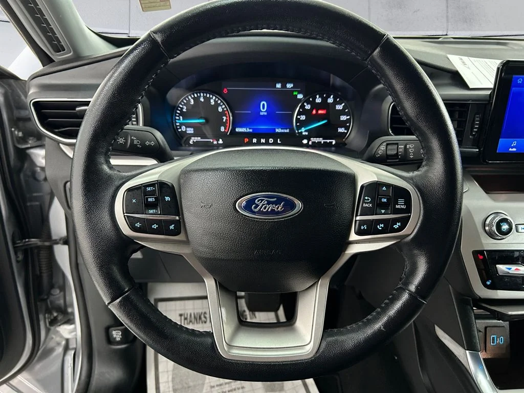 Used 2023 Silver Ford XLT image 9