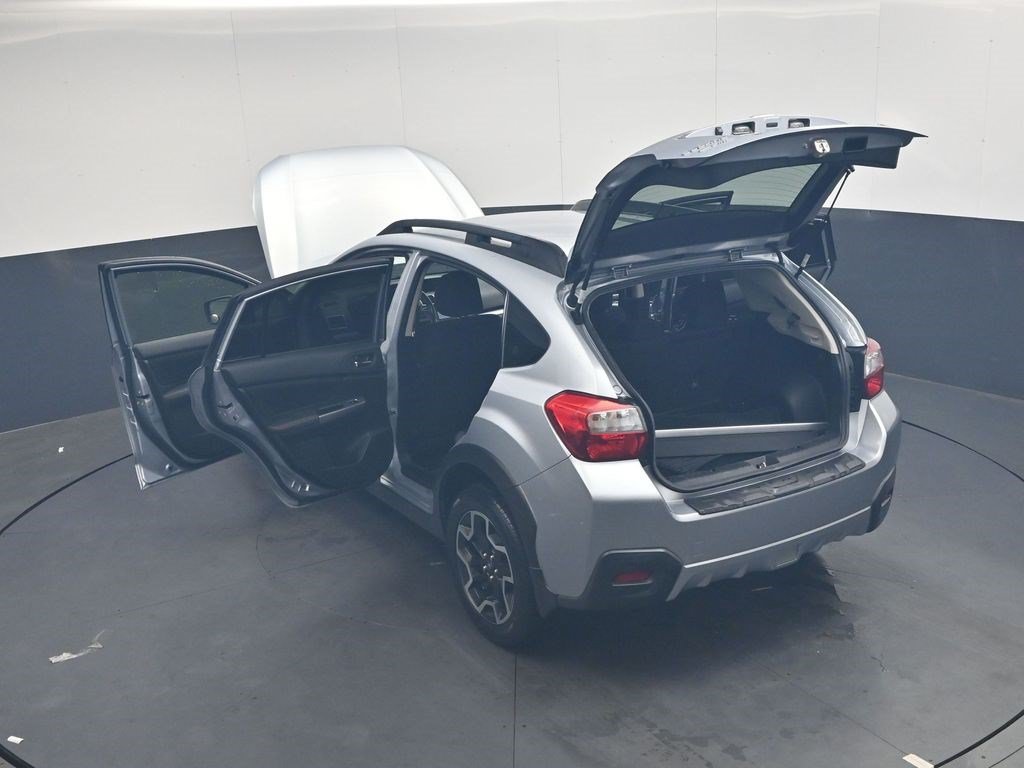 Used 2017 Ice Silver Metallic Subaru Premium image 36