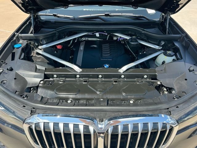Used 2022 Black BMW xDrive40i image 34