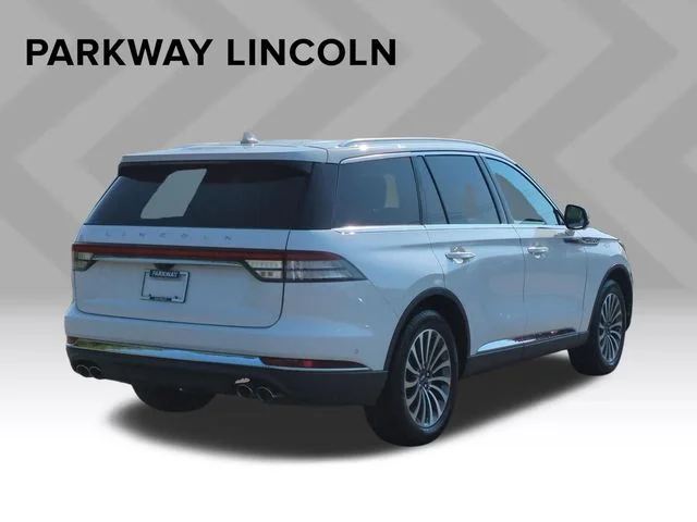 Used 2020 White Lincoln Reserve image 5