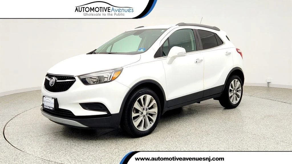 Used 2019 Summit White Buick FWD 4dr Preferred image 1