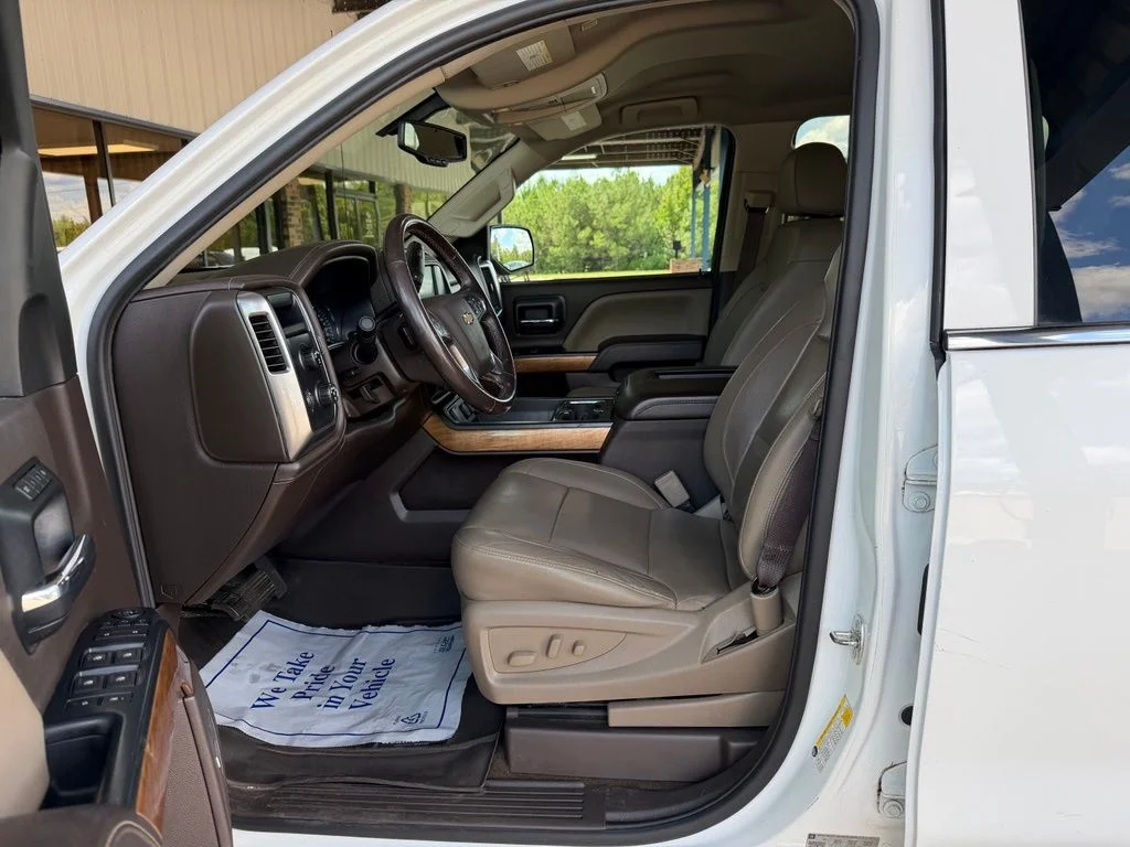 Used 2018 White Chevrolet LTZ image 3