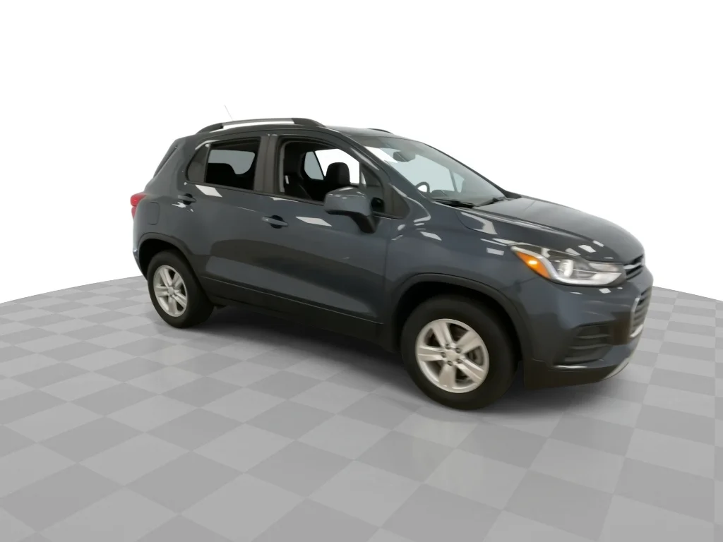 Used 2022 GRAY Chevrolet LT image 3