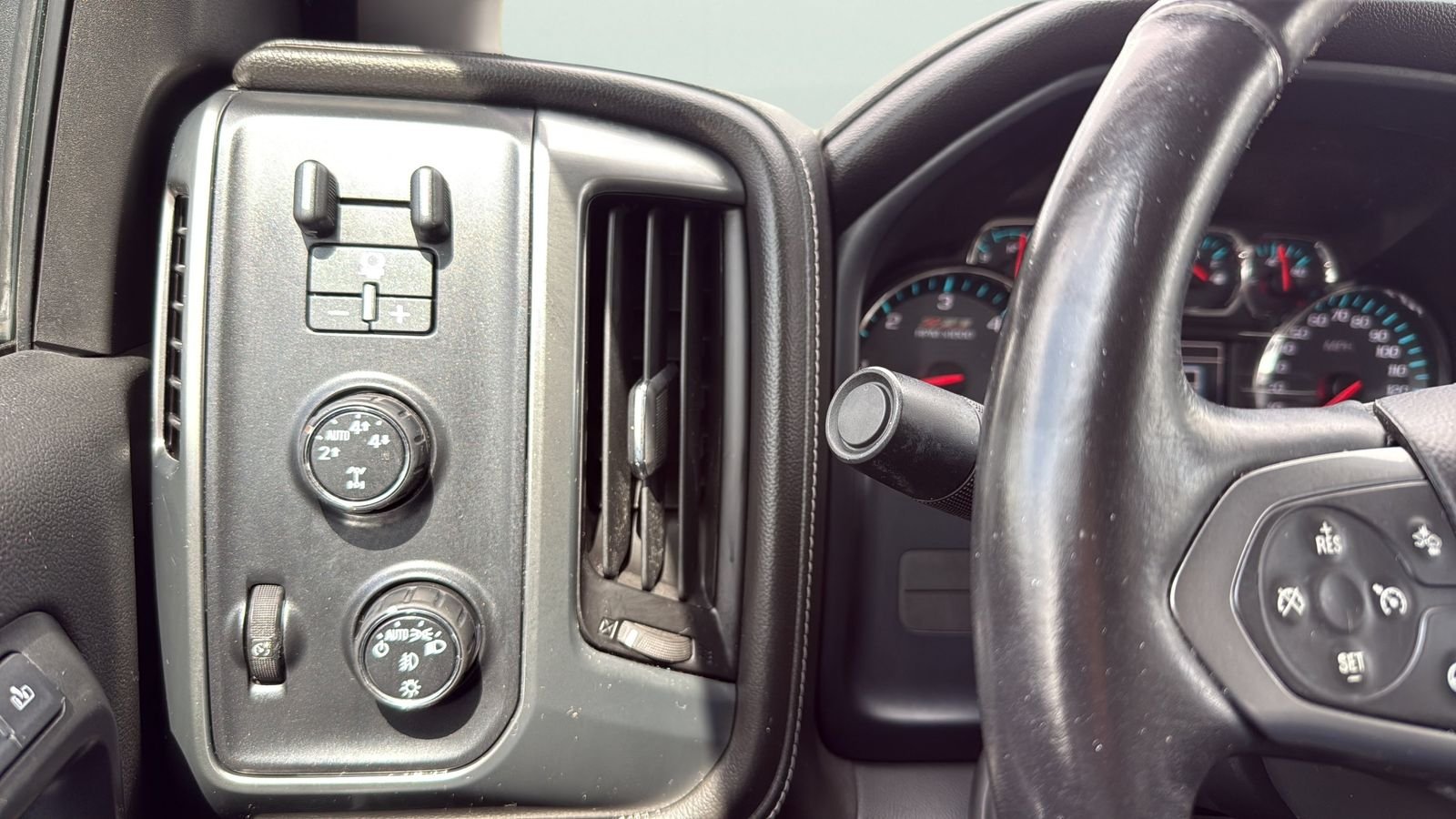 Used 2015 White Chevrolet LTZ image 17