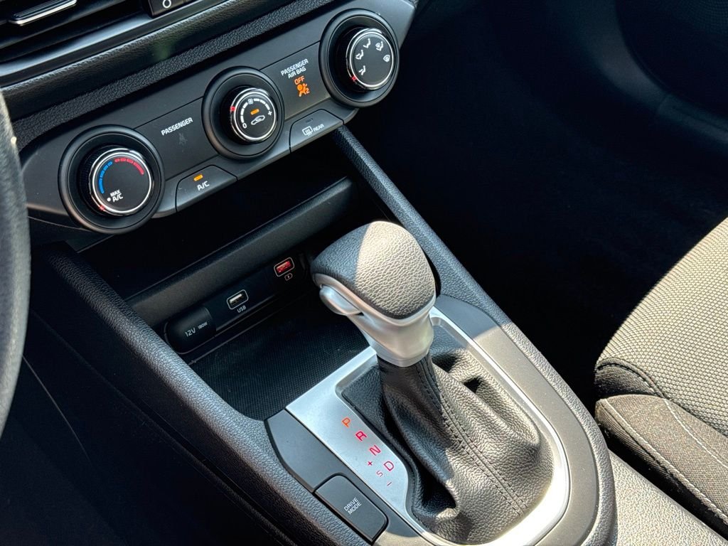 Used 2024 White Kia LX image 17