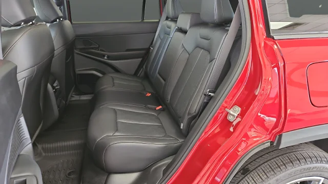 New 2026 Red Hot Pearl-Coat Exterior Paint Jeep Overland image 24
