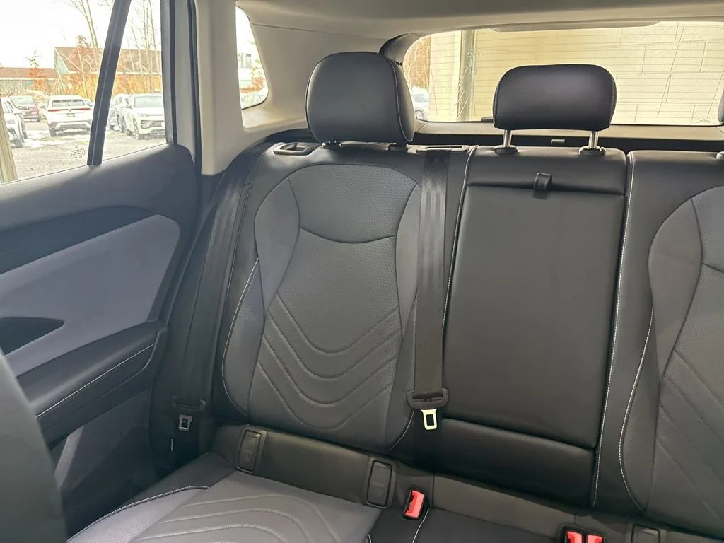 2026 Volkswagen Tiguan SE - Photo 13