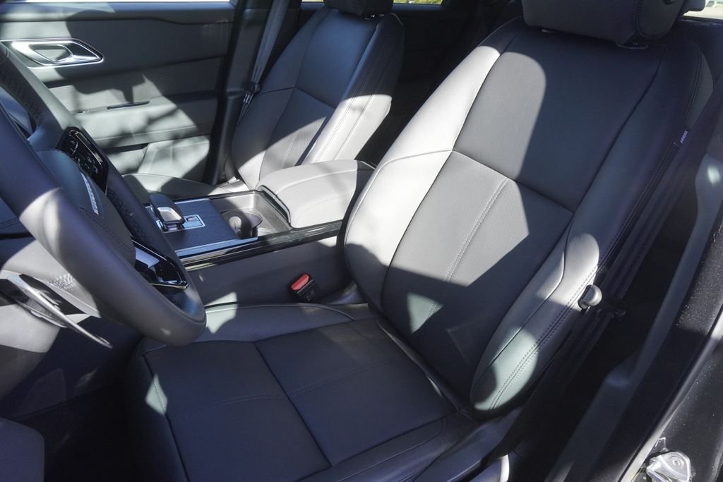New 2026 Santorini Black Land Rover Dynamic SE image 20