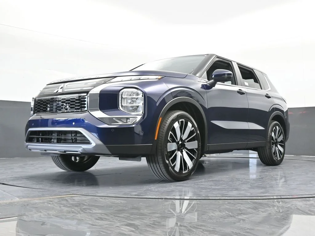 New 2026 Cosmic Blue Metallic Mitsubishi SE image 66