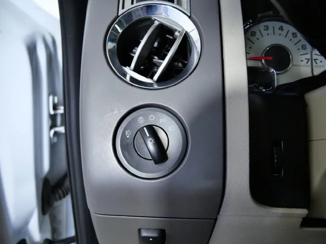 Used 2014 White Ford XL image 23