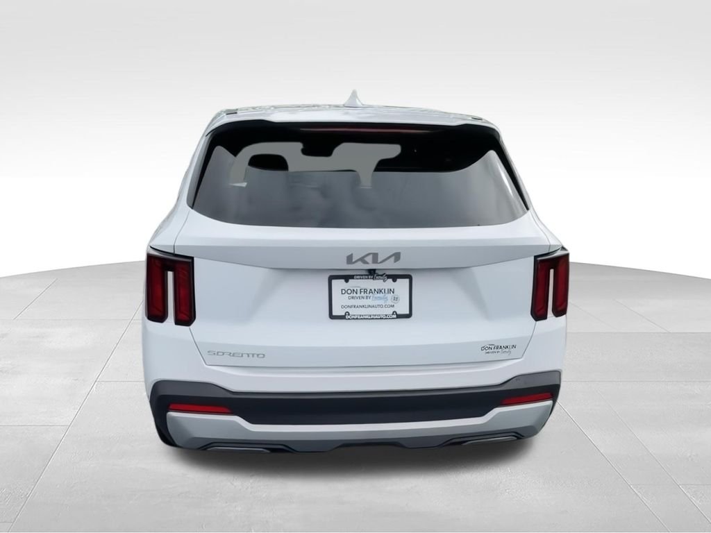 2024 Kia Sorento LX - Photo 8