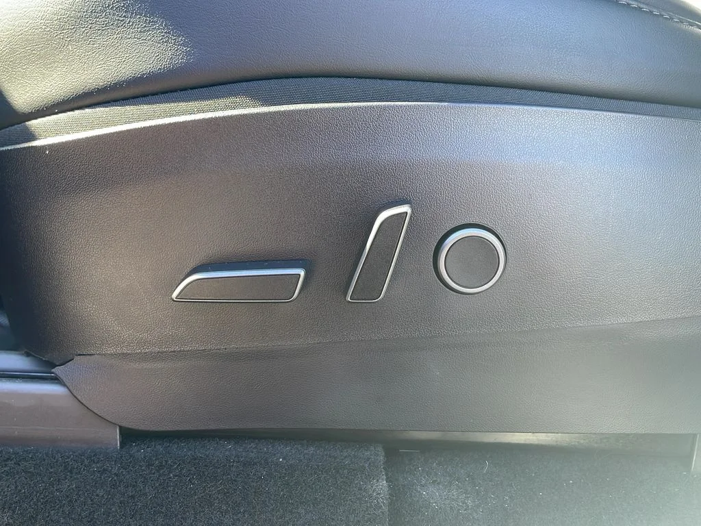 2022 Tesla Model Y Long Range - Photo 14