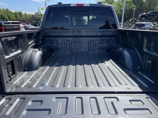 New 2026 Carbonized Gray Metallic Ford XLT image 9
