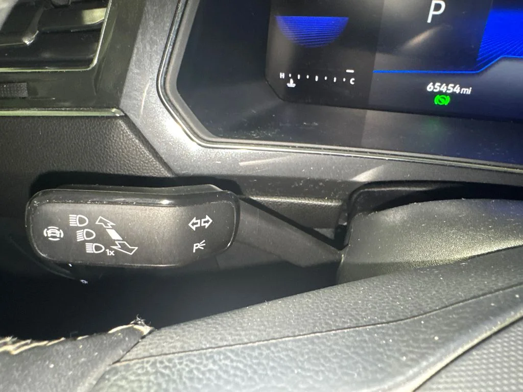 Used 2024  Volkswagen SE image 21