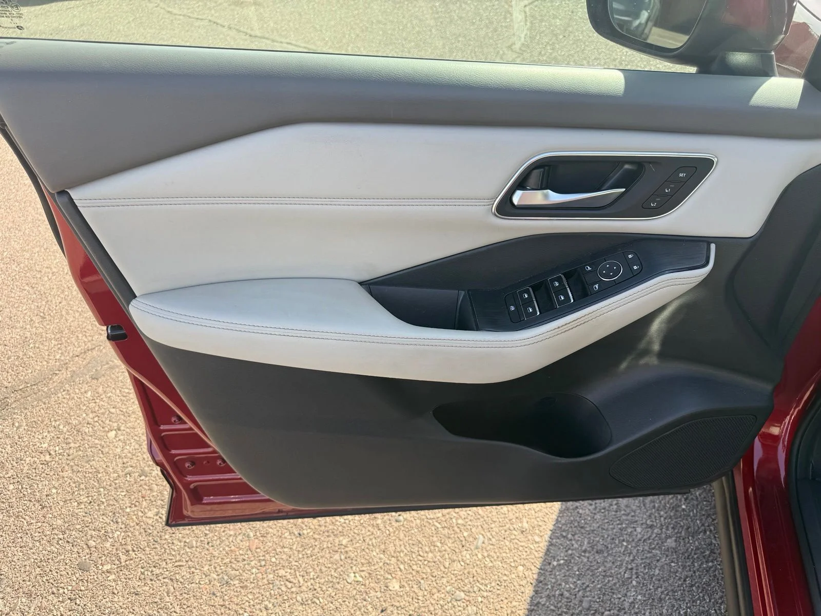 Used 2021 Scarlet Ember Tintcoat Nissan SL image 14