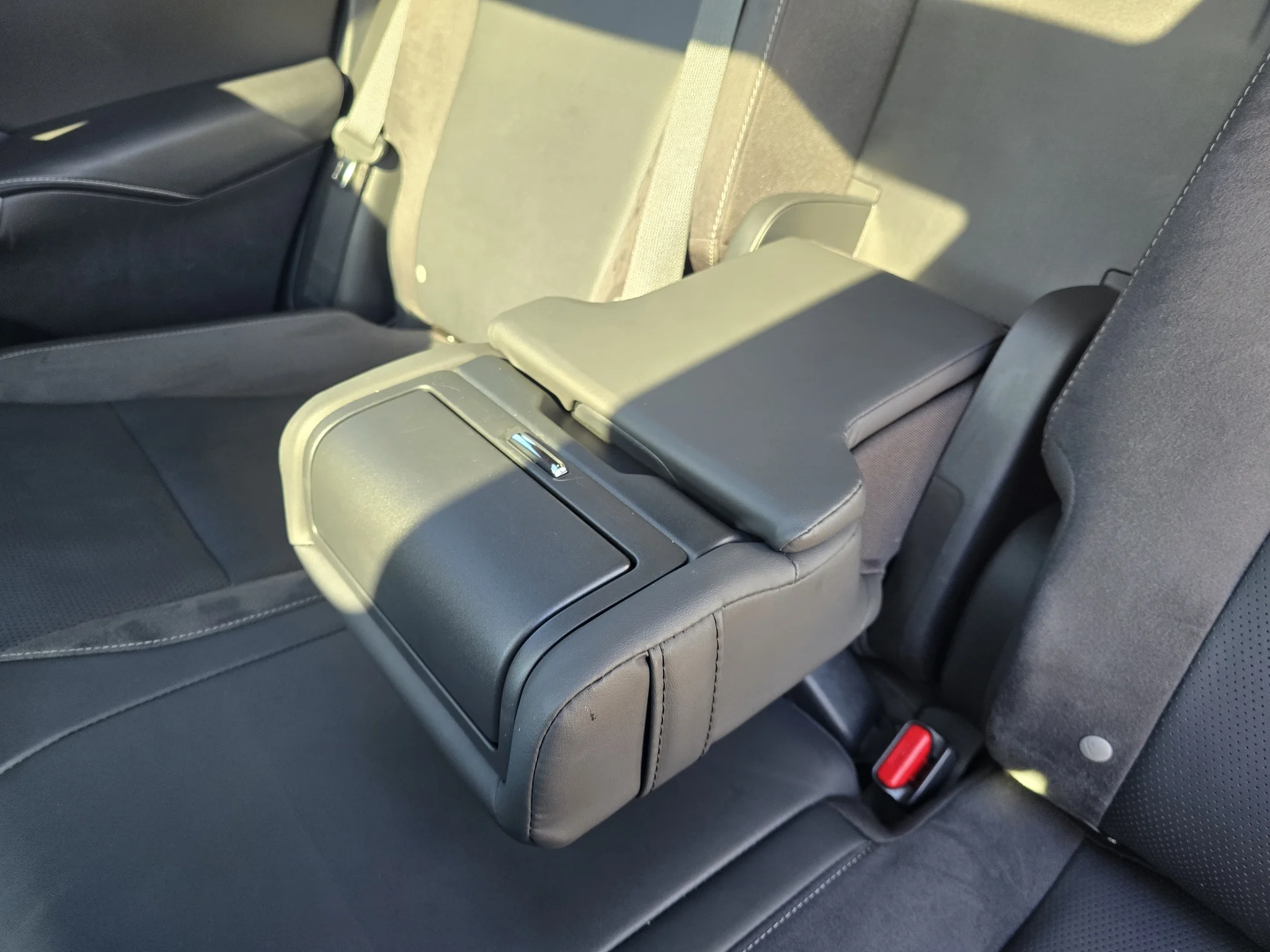 Used 2023 Iridium Lexus Luxury image 29