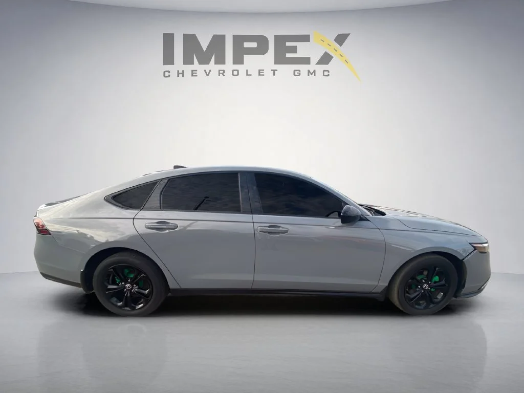 Used 2025 Gray Honda SE image 6