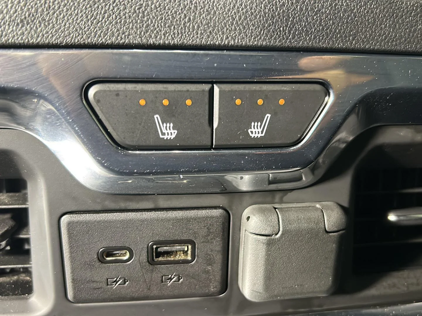 Used 2021 Summit White GMC AT4 image 37