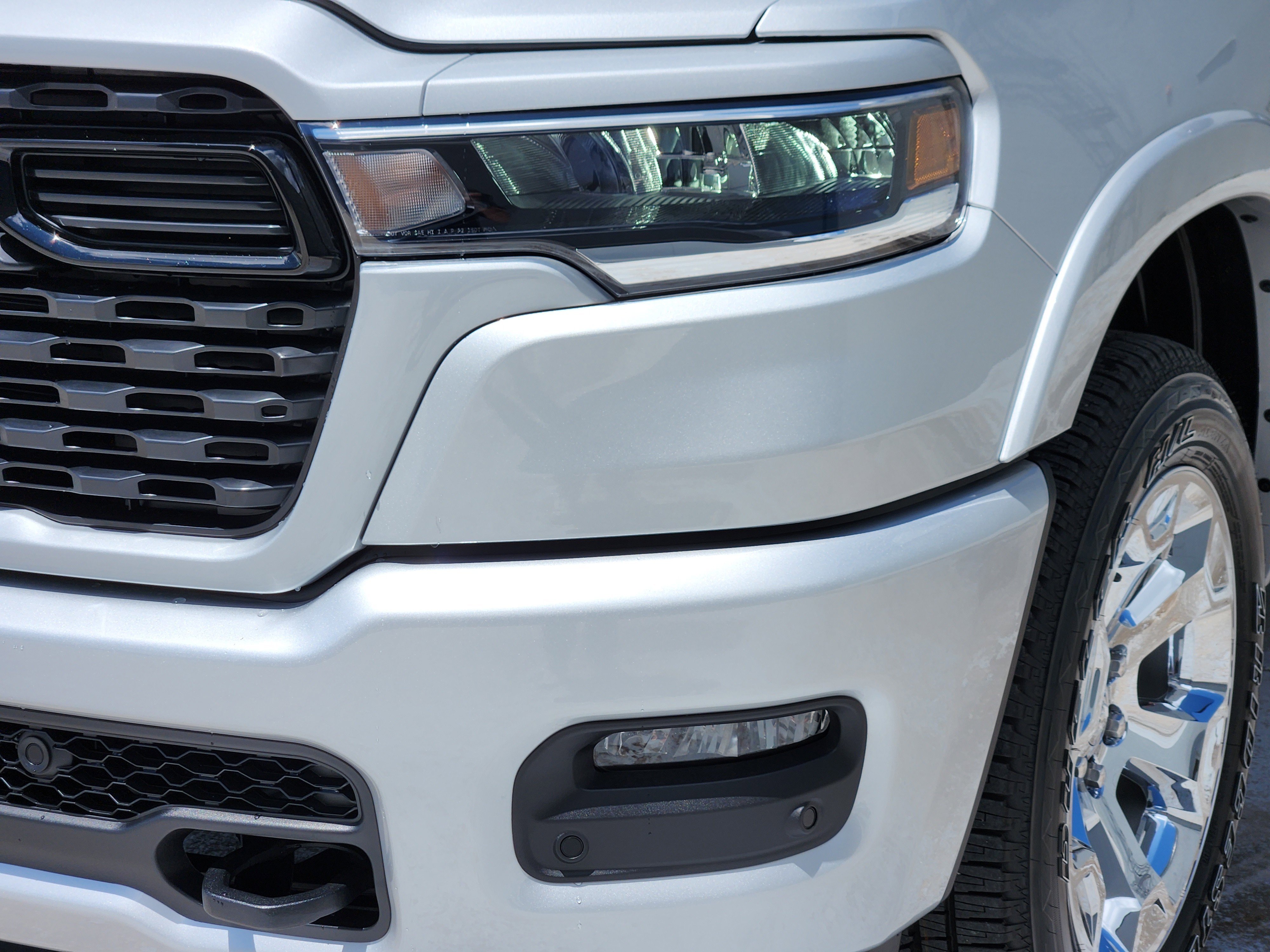 New 2026 Silver Zynith Exterior Paint RAM Big Horn image 6