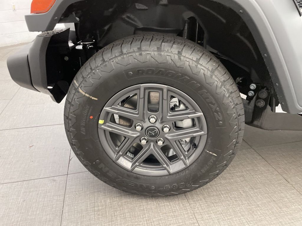 New 2026 Bright White Clear-Coat Exterior Paint Jeep Sport S image 8
