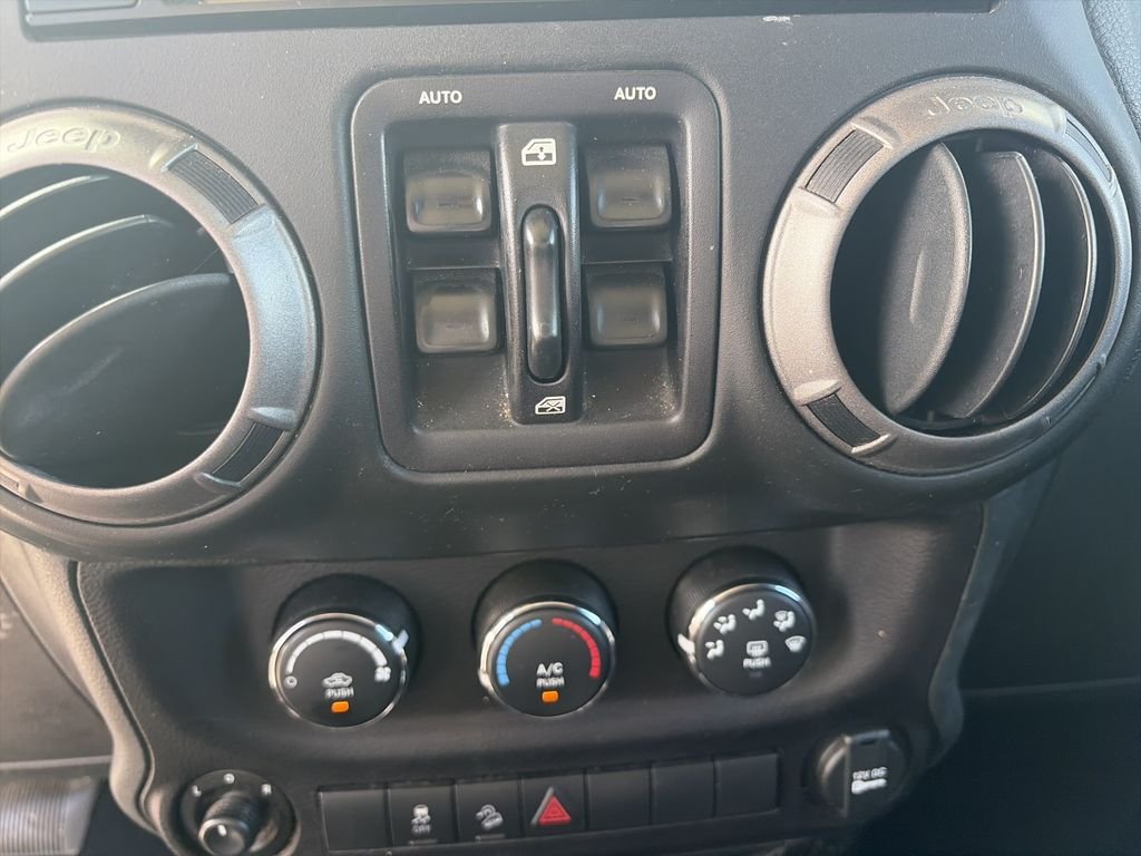 Used 2018 Gray Jeep Unlimited Sport image 21
