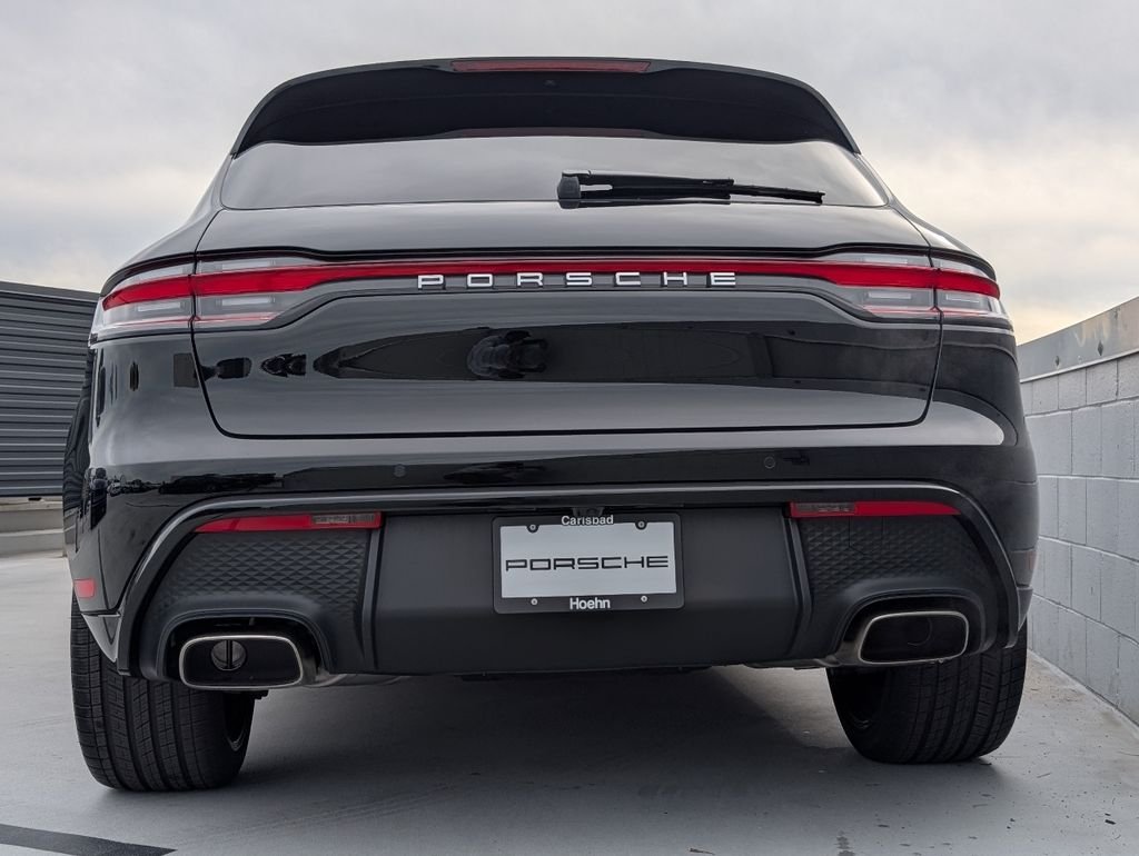2026 Porsche Macan T - Photo 11
