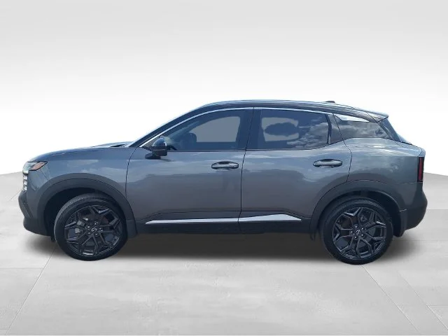 Used 2025 Gray Nissan SR image 5