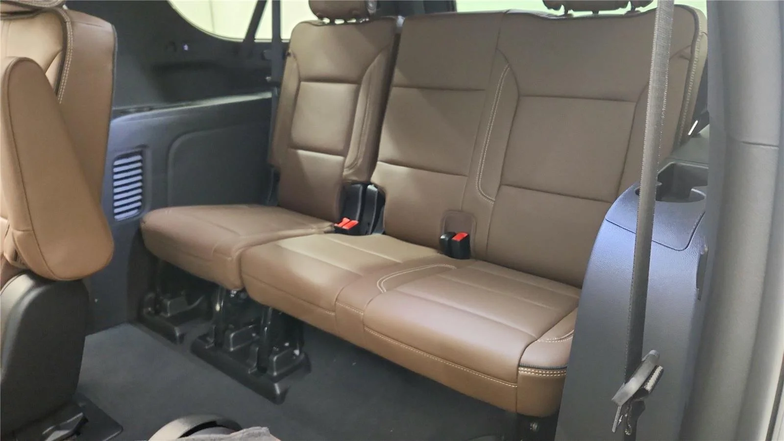 2026 Chevrolet Suburban High Country - Photo 22