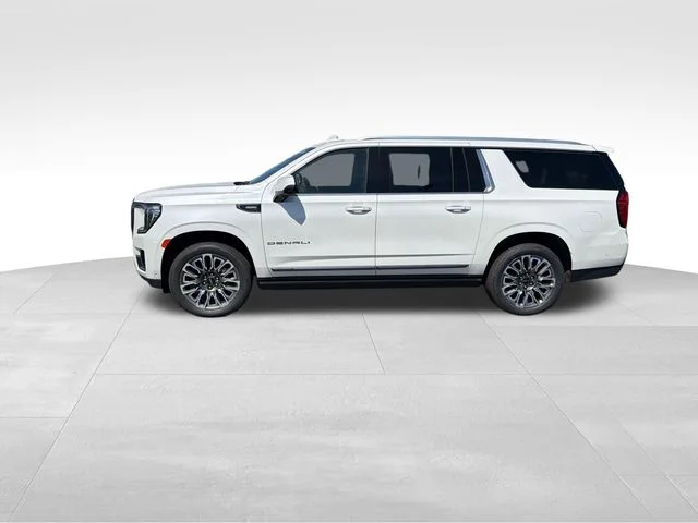 Used 2024 White Frost Tricoat GMC Denali Ultimate image 2