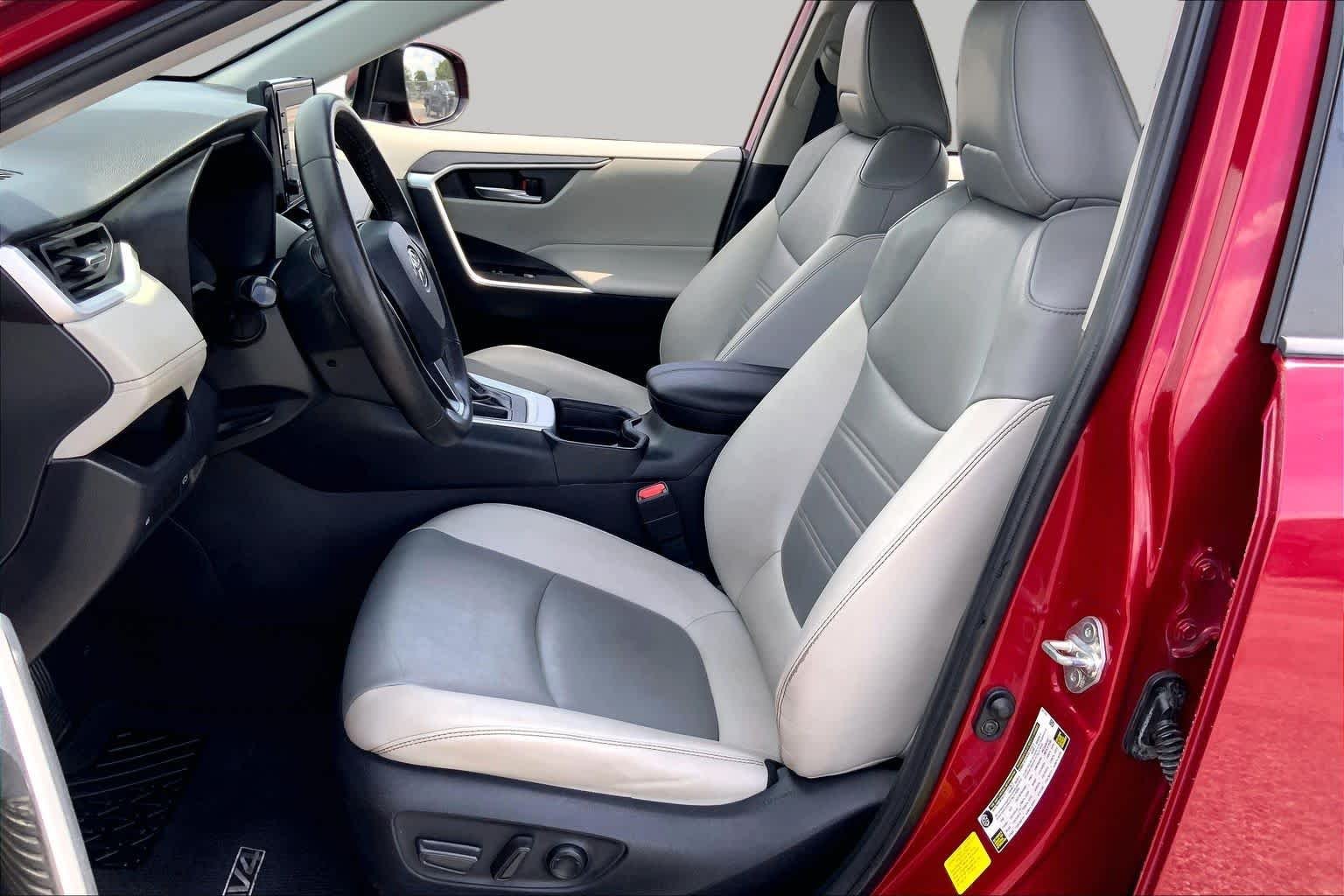 Used 2021 Ruby Flare Pearl Toyota XLE Premium image 8