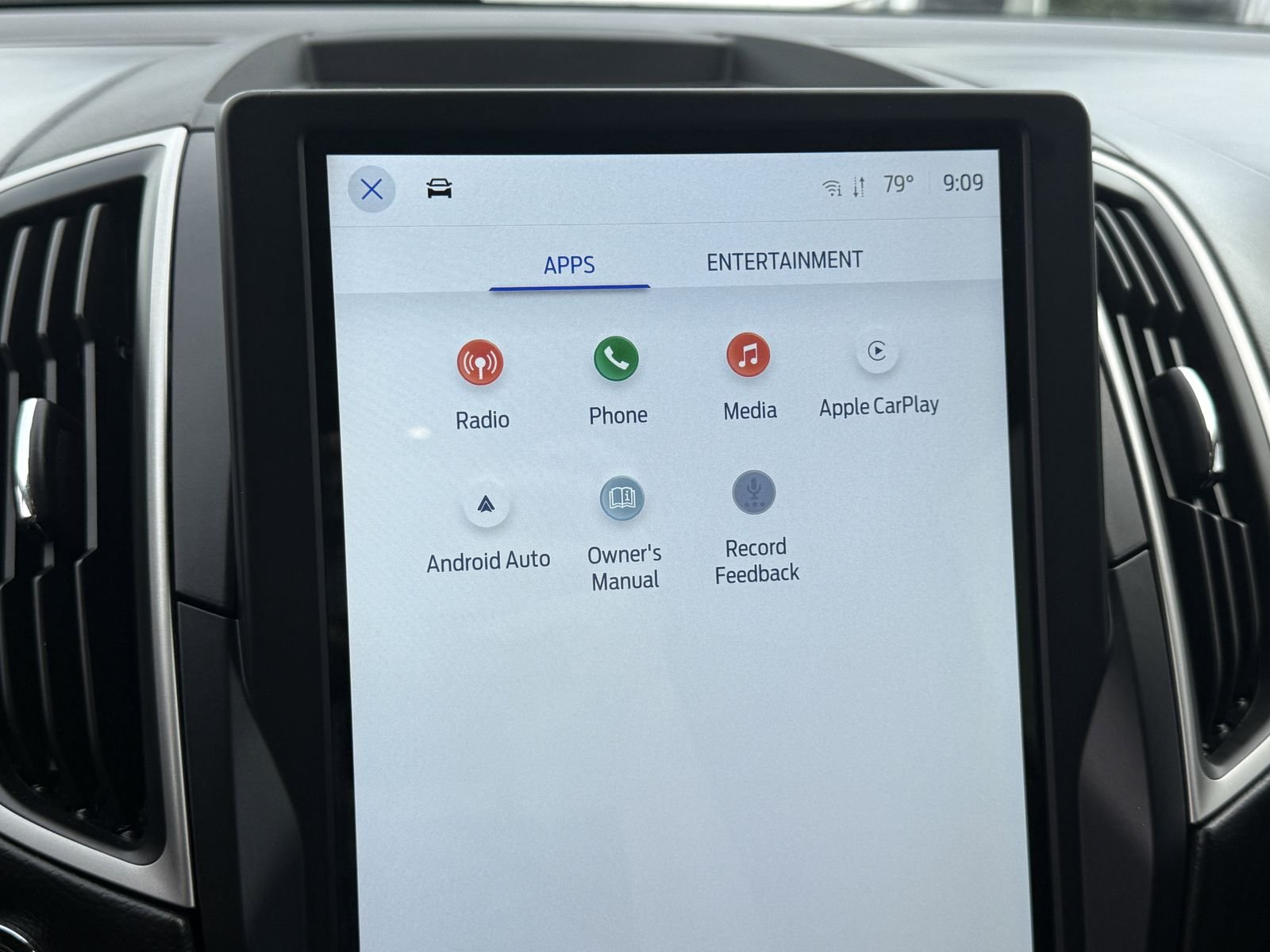 Used 2022 Oxford White Ford SEL image 22