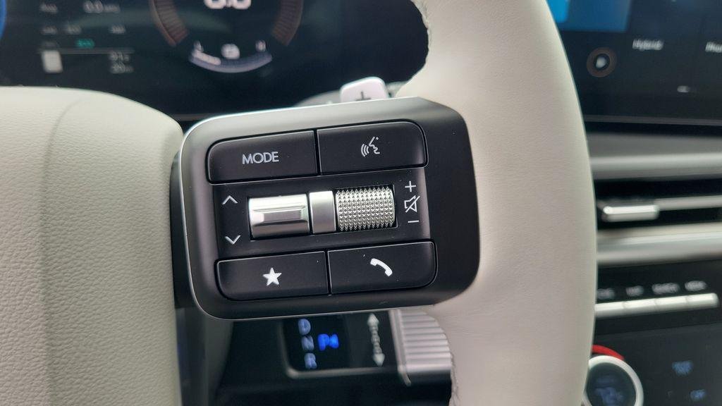 New 2026 White Hyundai SE image 22