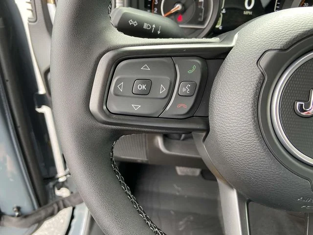 New 2025 Anvil Clearcoat Jeep Sport S image 28