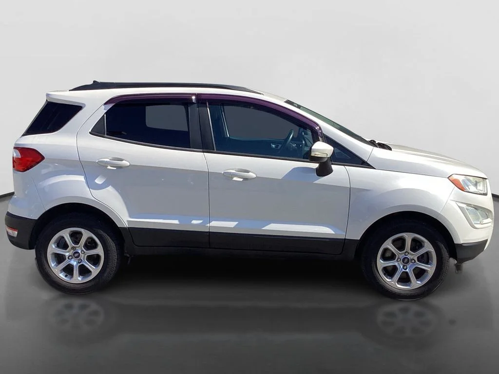 Used 2018 White Ford SE image 4
