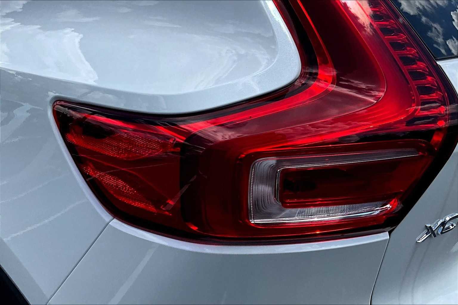 2026 Volvo XC40 Plus - Photo 5