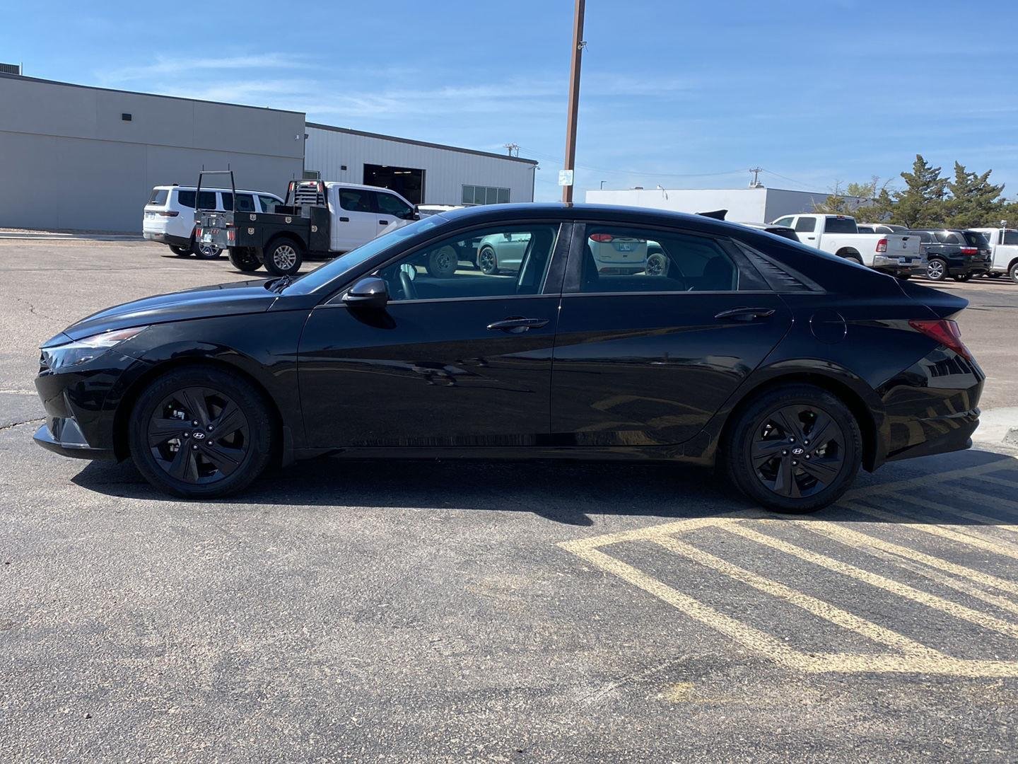 Used 2022 Hyundai Elantra SEL with VIN 5NPLM4AG0NH079880 for sale in Garden City, KS