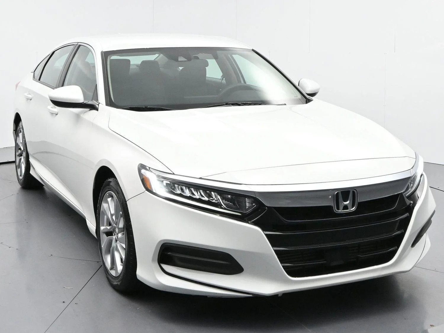 Used 2020 Platinum White Pearl Honda LX image 2