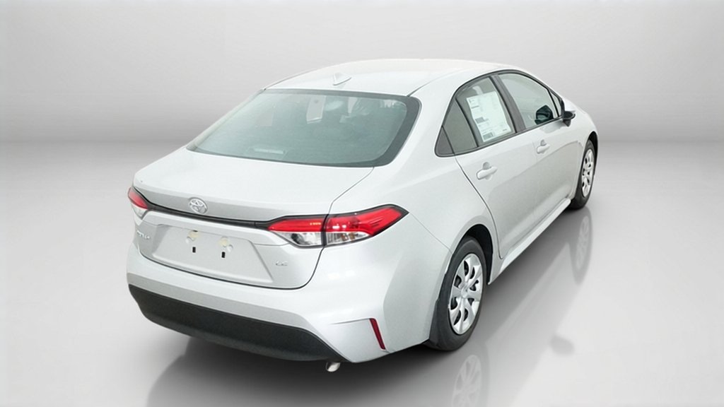 New 2027 Classic Silver Metallic Toyota LE image 41
