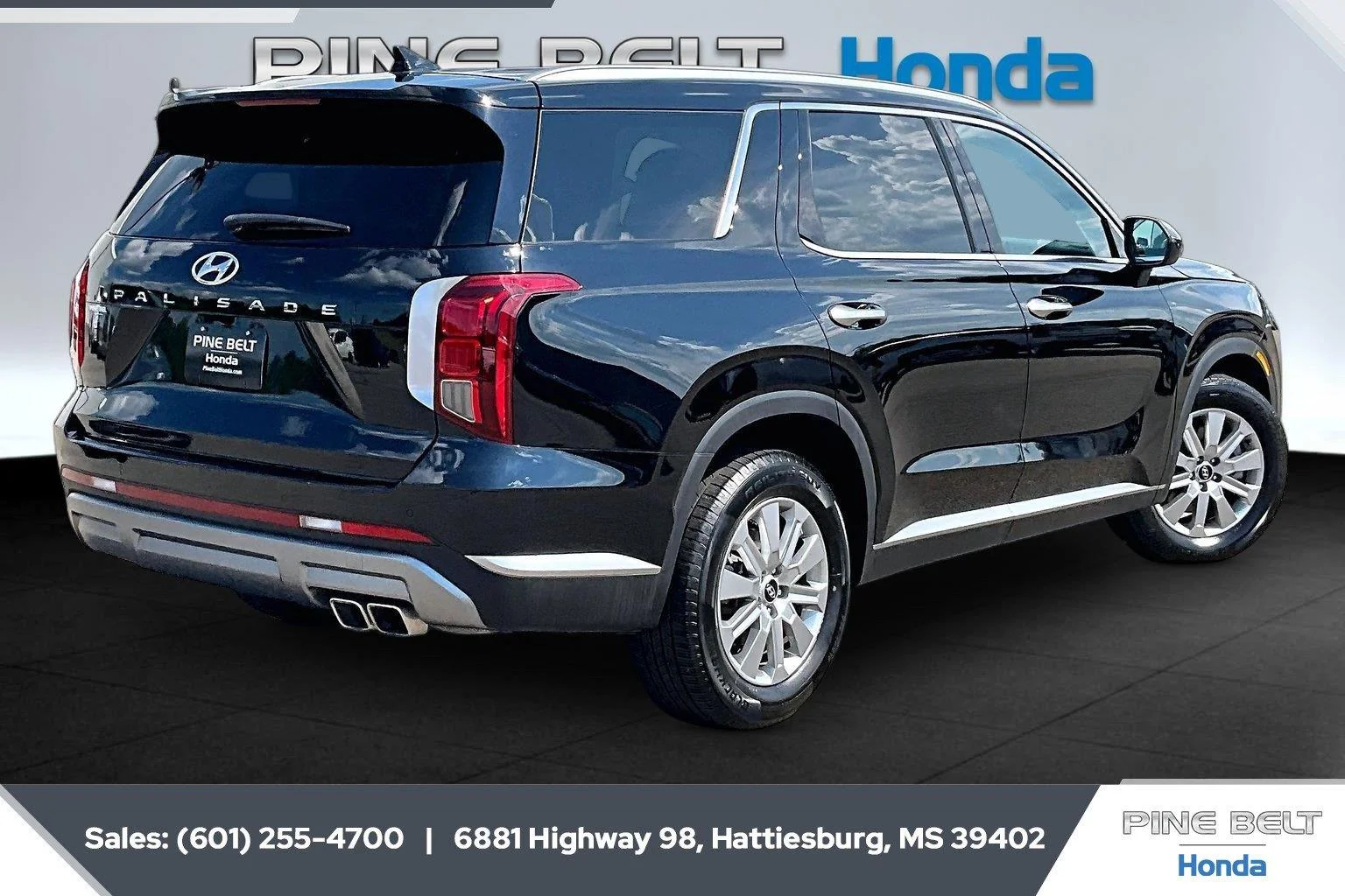 Used 2025 Abyss Black Pearl Hyundai SEL image 11