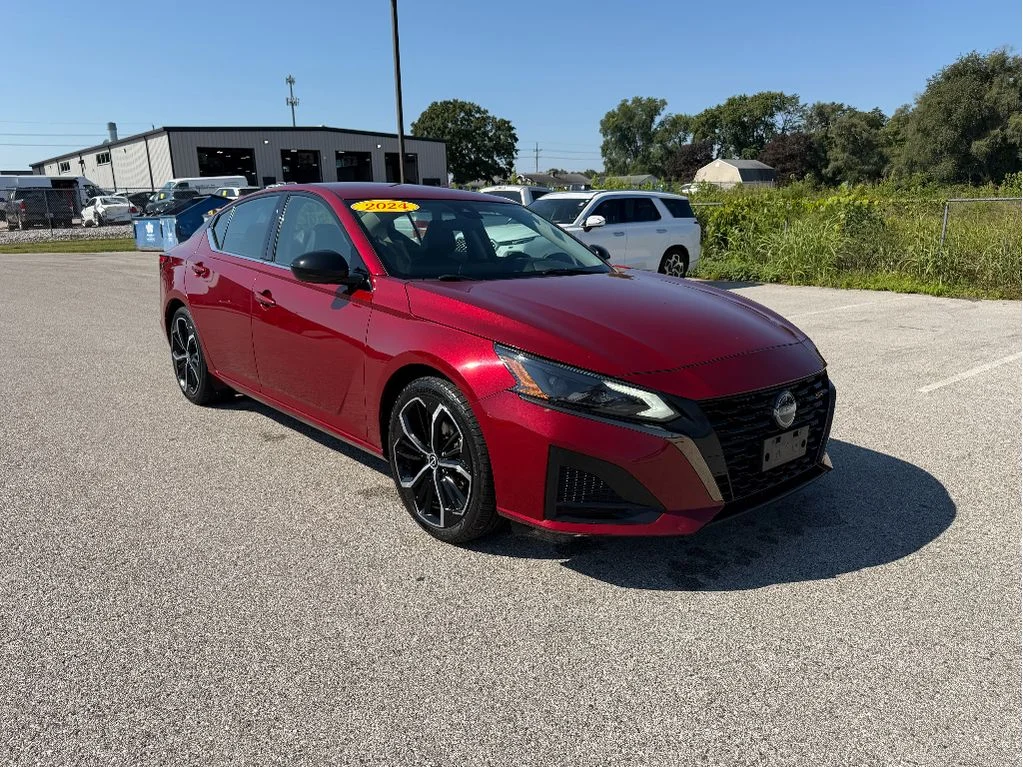 Used 2024 Scarlet Ember Nissan 2.5 SR image 4