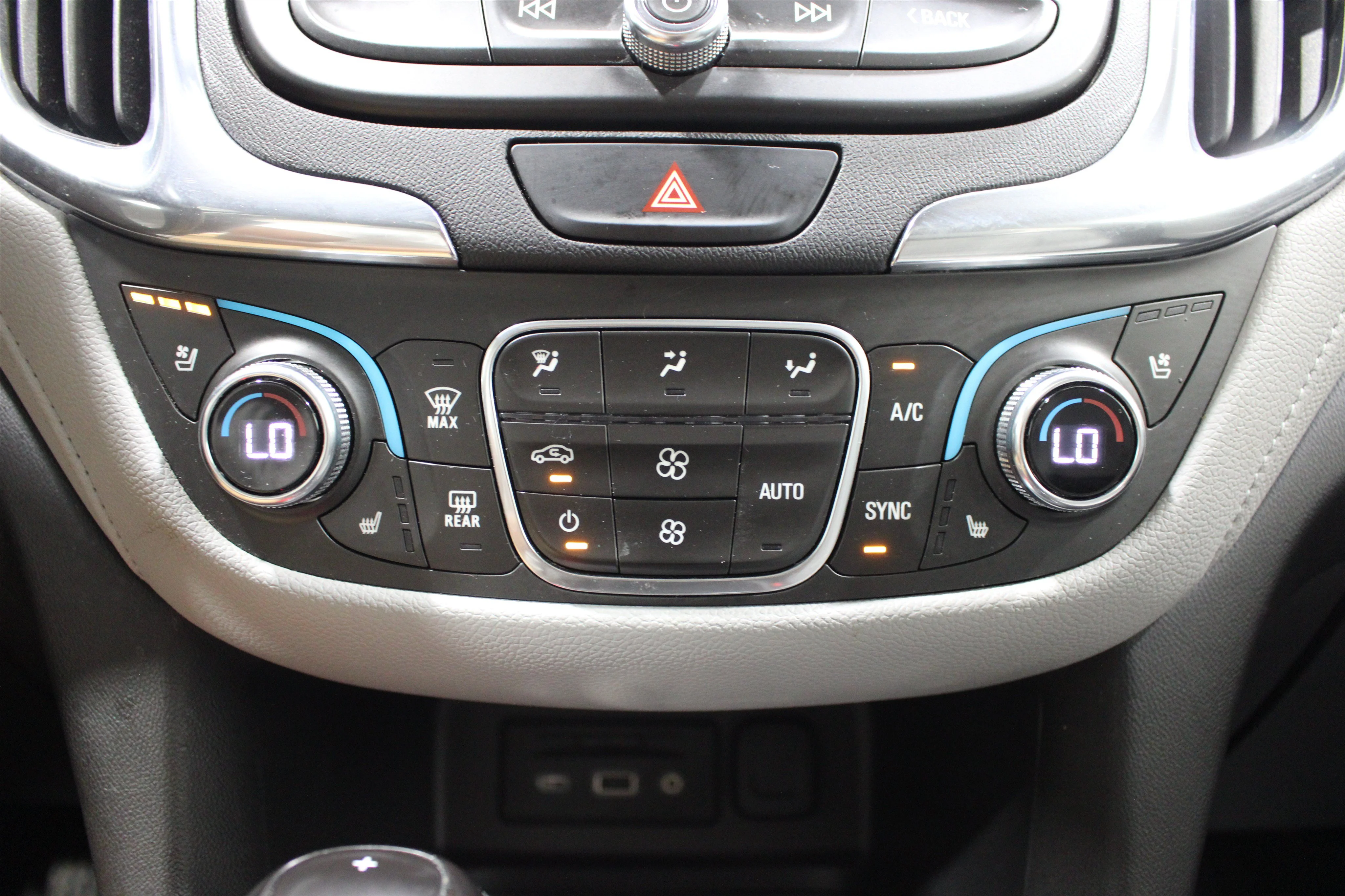 2020 Chevrolet Equinox Premier - Photo 19