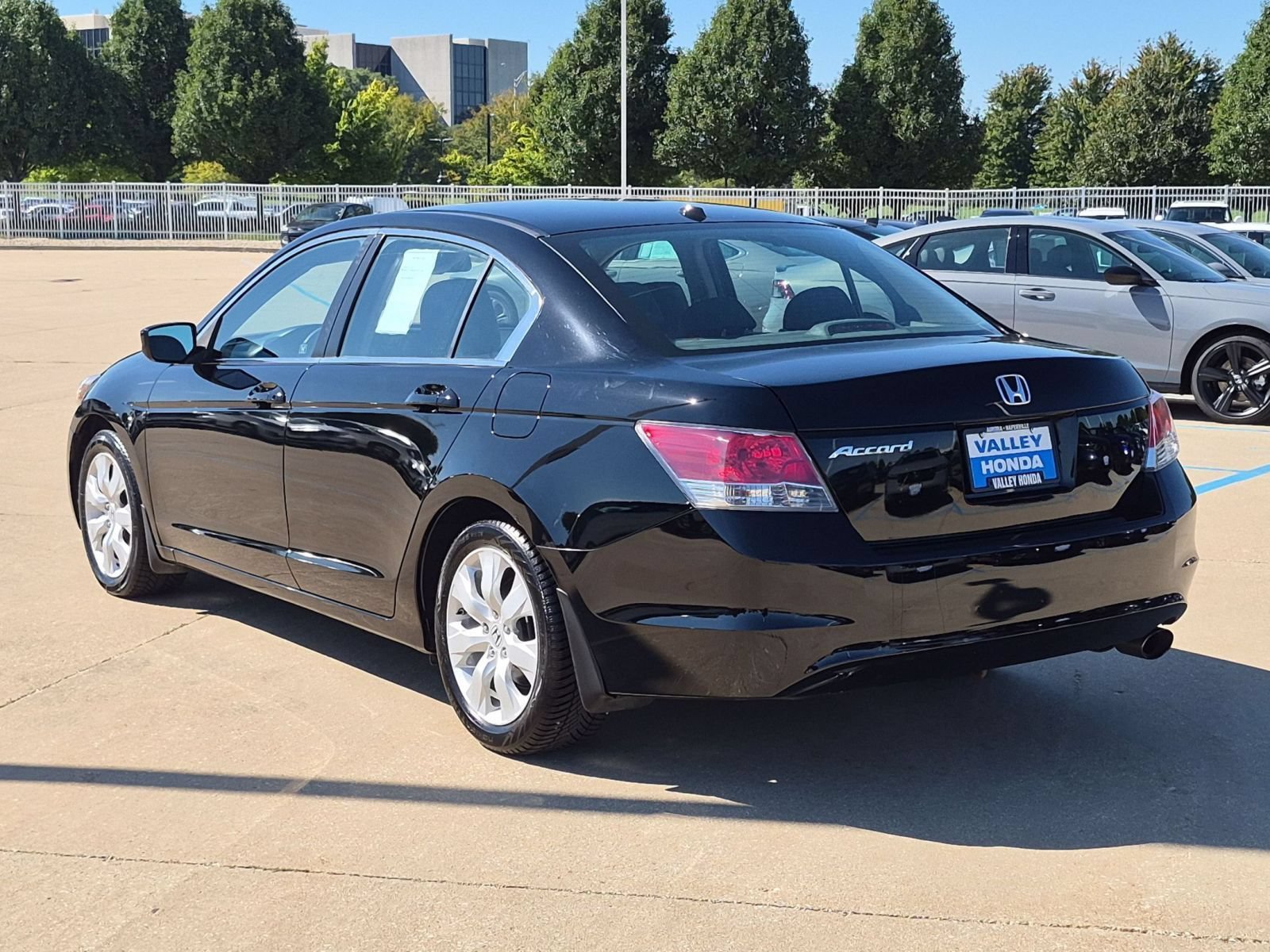 Used 2010 Crystal Black Pearl Honda EX-L Sedan image 8