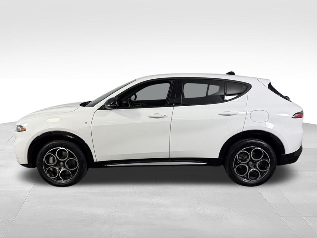 Used 2024 White Alfa Romeo Ti image 10