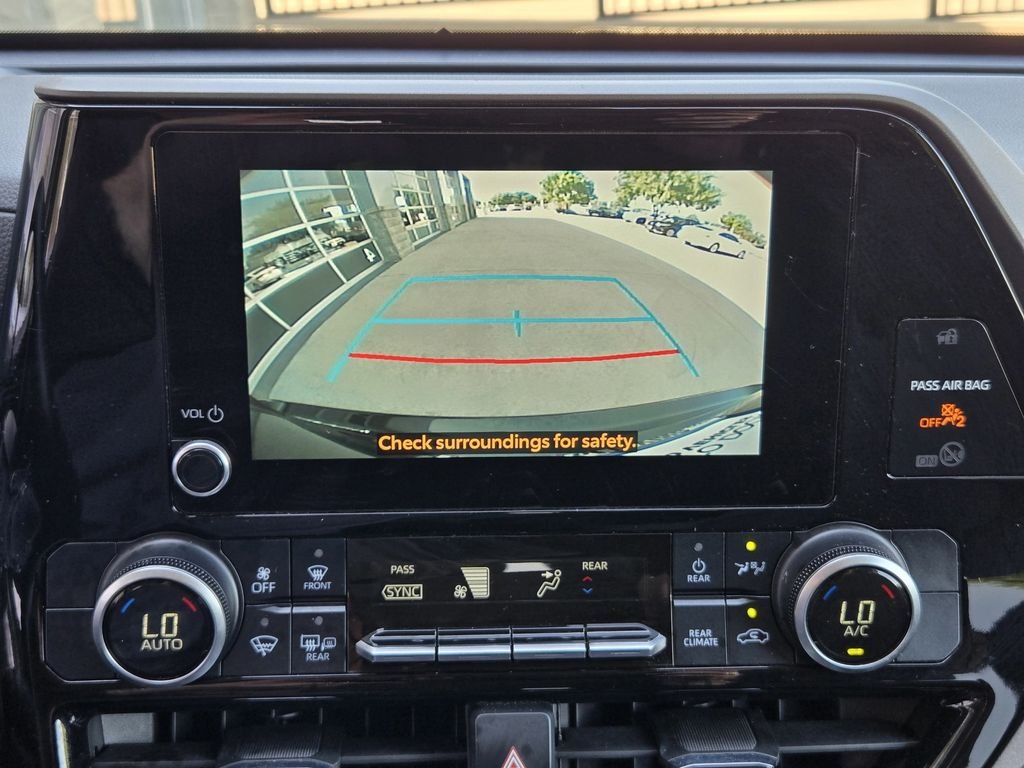 2024 Toyota Highlander LE - Photo 12