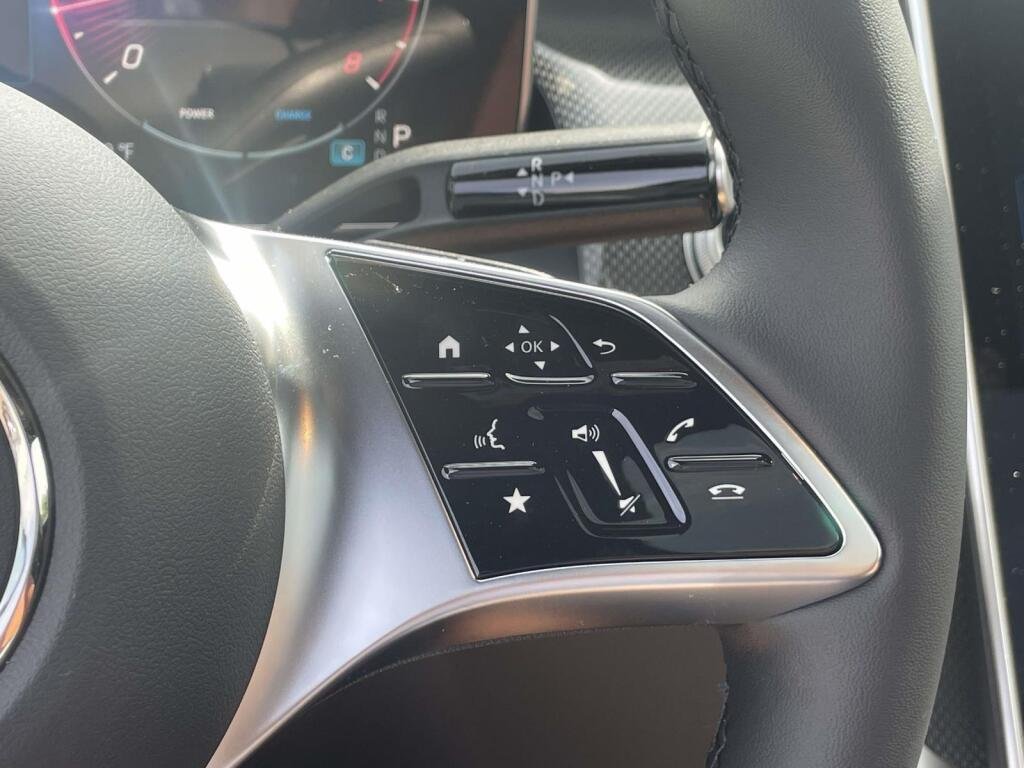 New 2027 Graphite Grey Metallic Mercedes-Benz GLC 300 image 33