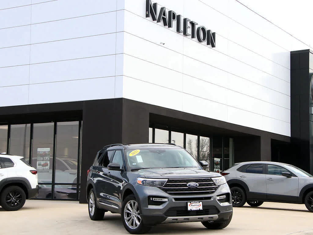 2023 Ford Explorer XLT 4WD's photo