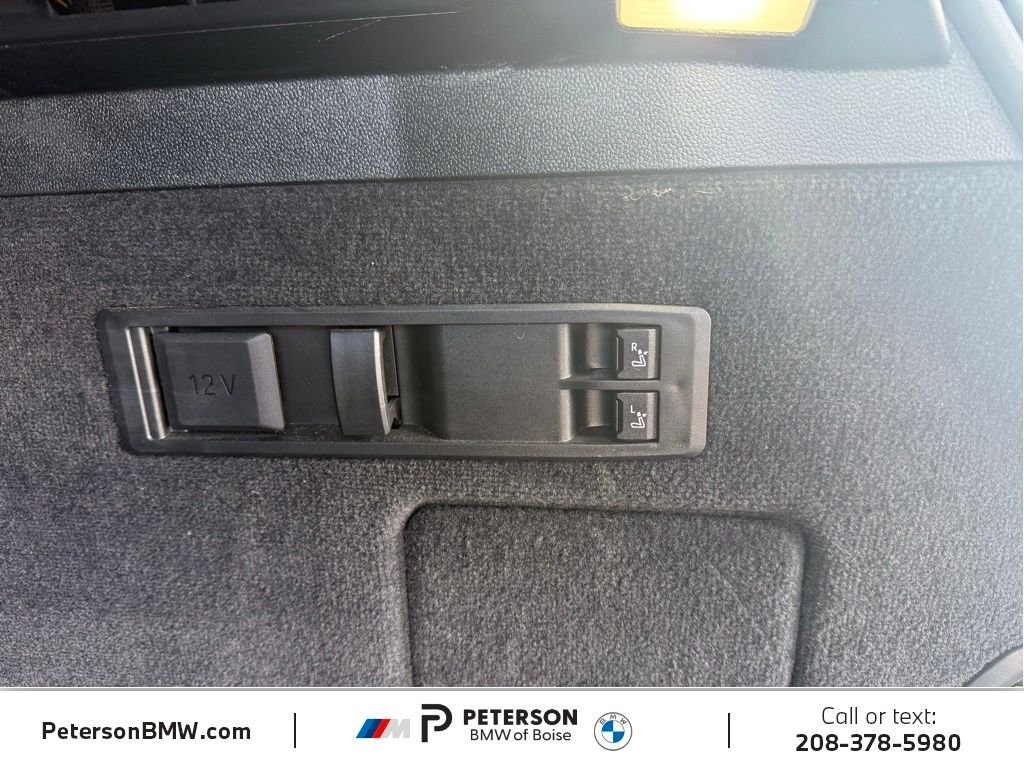 Used 2024 Gray BMW xDrive50 image 11