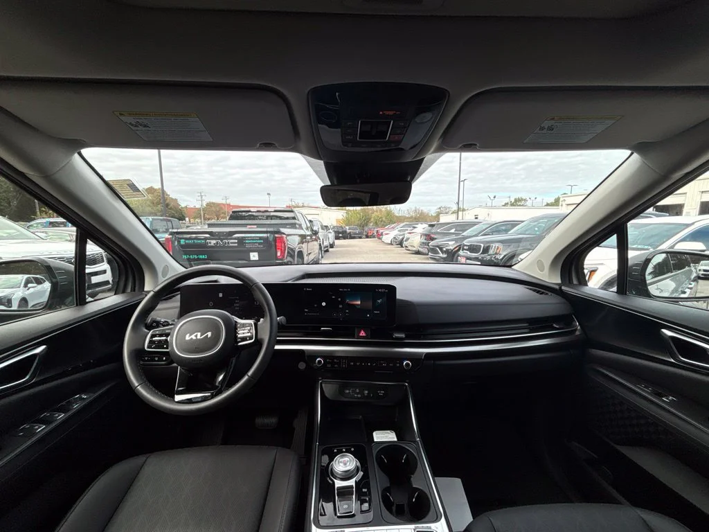 Used 2026 Silver Kia  image 16