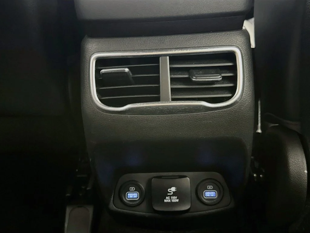 Used 2023 Silver Hyundai Calligraphy image 31